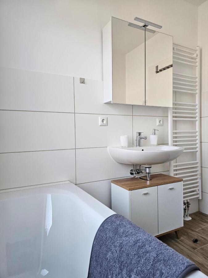 Schoene Grosse Ferienwohnung 79M2 Und 2 Baeder, Zentrumnah, 2Og Эрфурт Экстерьер фото