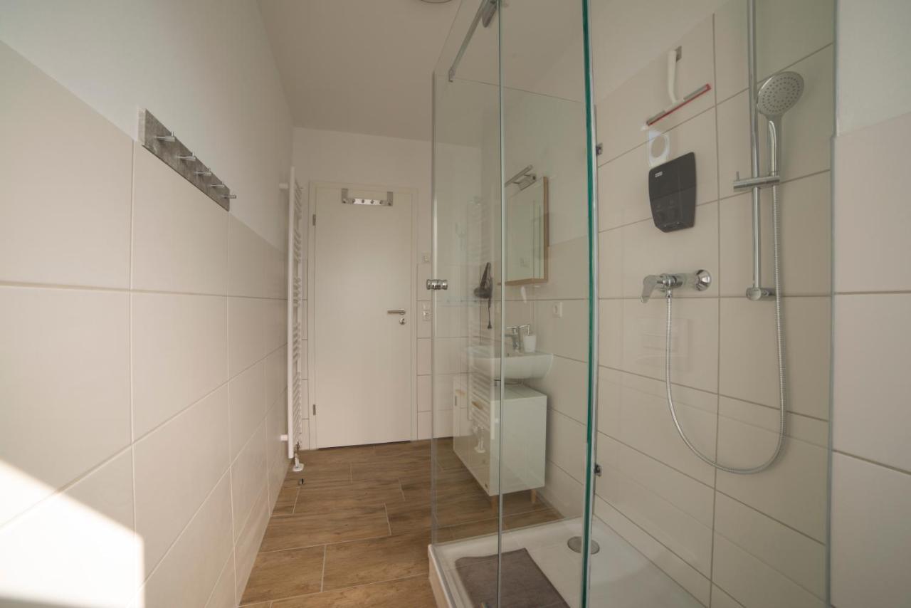 Schoene Grosse Ferienwohnung 79M2 Und 2 Baeder, Zentrumnah, 2Og Эрфурт Экстерьер фото